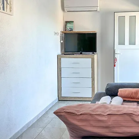 Apartamento Lovely In With Wifi Rogoznica (Sibenik-Knin)