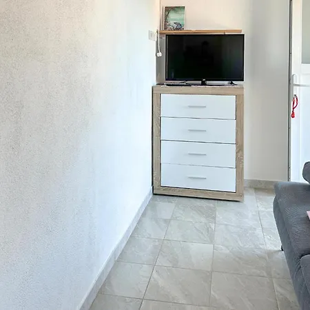 Apartamento Lovely In With Wifi Rogoznica (Sibenik-Knin)