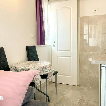 Lovely In With Wifi Apartamento